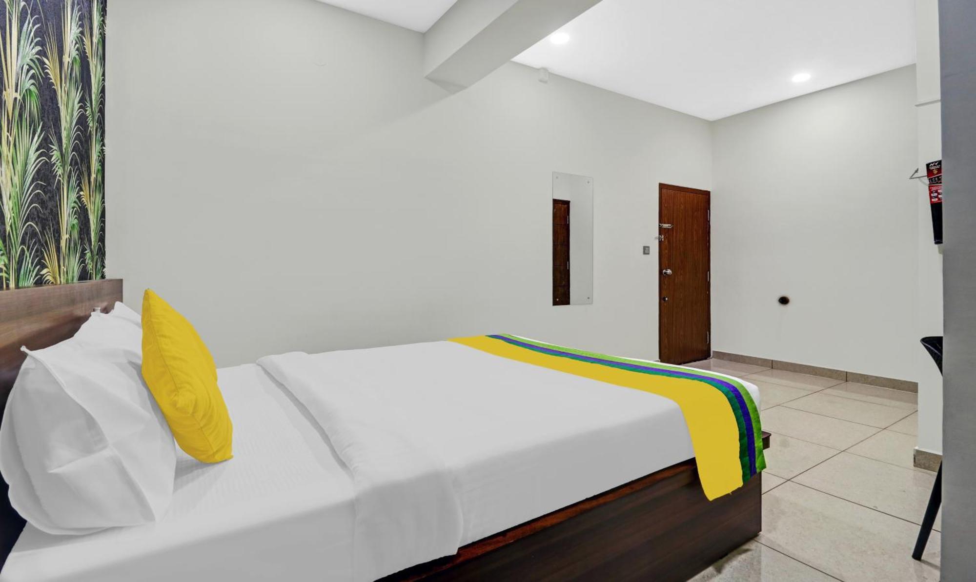 Hotel Nrm Residency Mysore Bagian luar foto